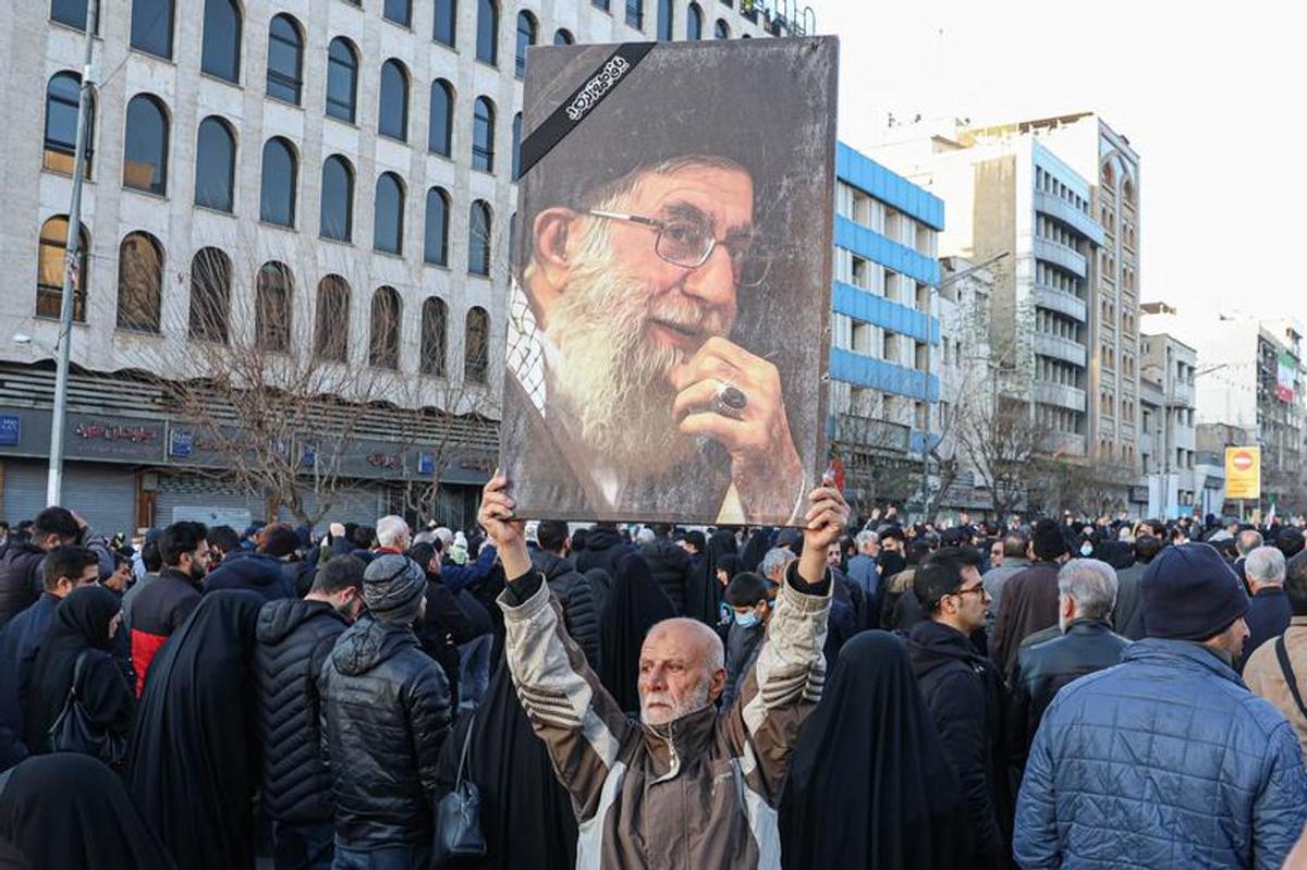 Manifestantes recuerdan al ayatollah.