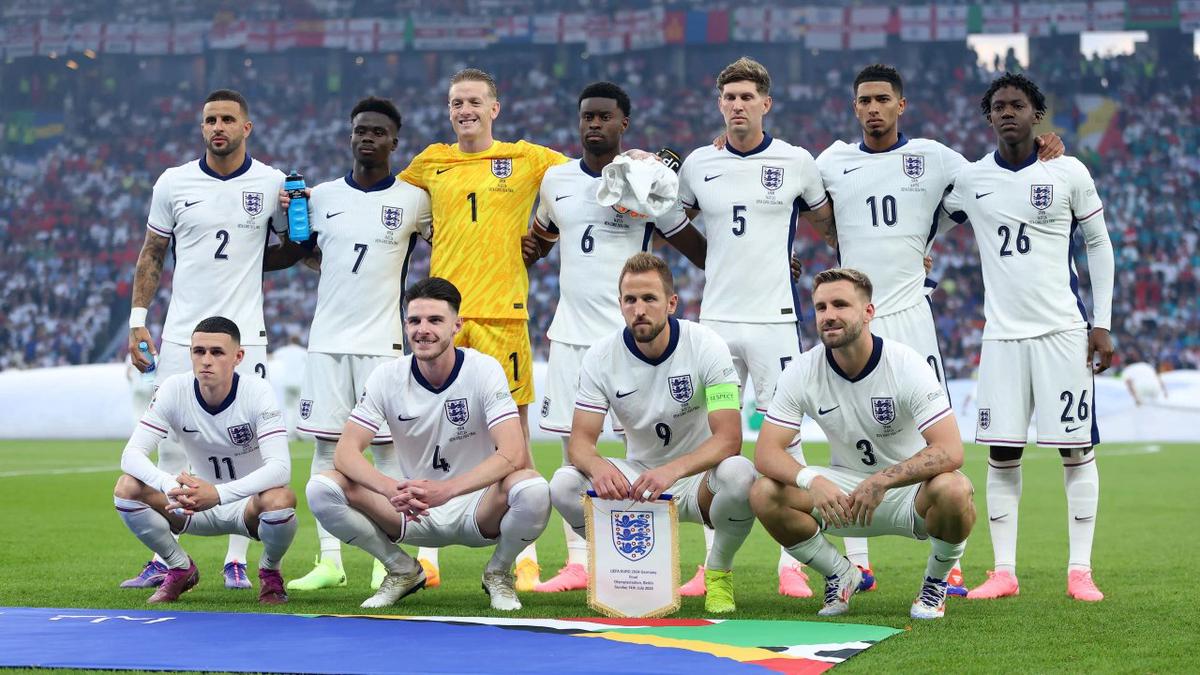 La selección de Inglaterra llega envuelta en polémica por la ausencia de varias de sus figuras.
