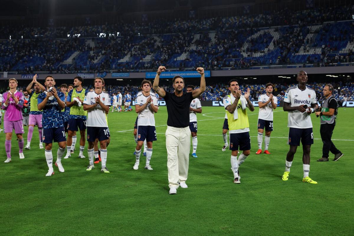 Como anestesia 2-1 a Napoli en la Serie A y Schalke sufre derrota en regreso a la Bundesliga