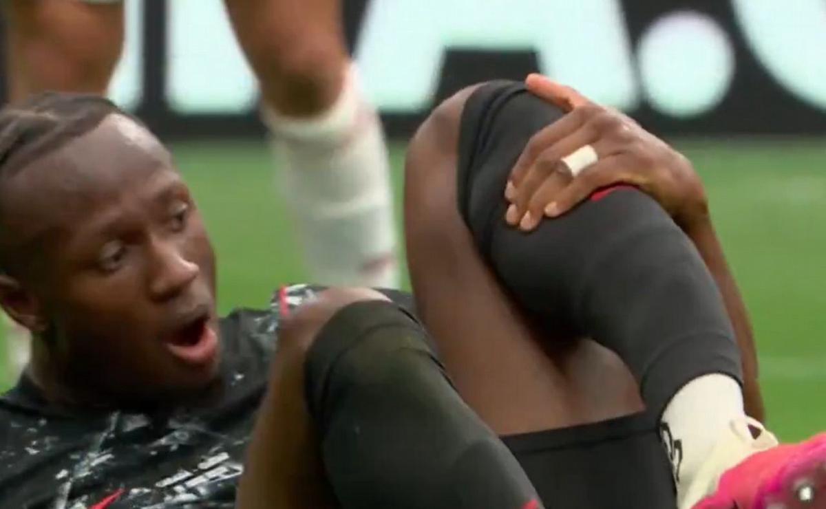 Ismael Koné sufrió una dura lesión. (Captura)