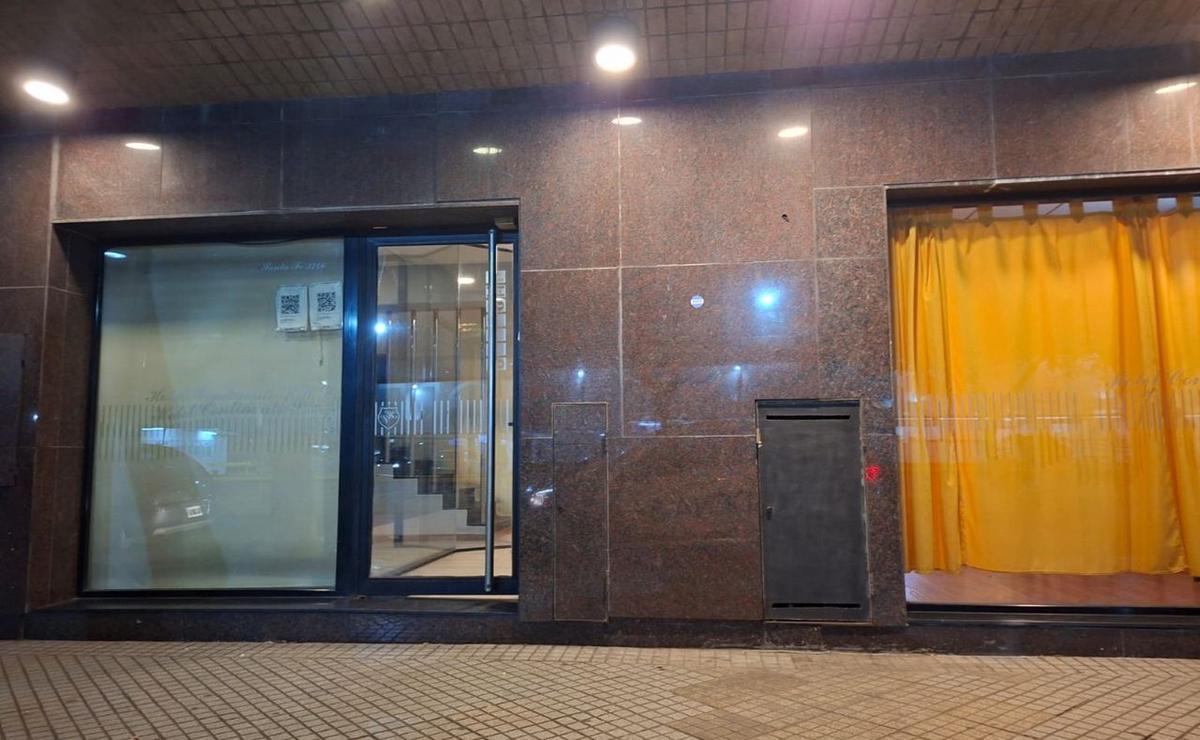Fachada del hotel ubicado en Santa fe al 3700.