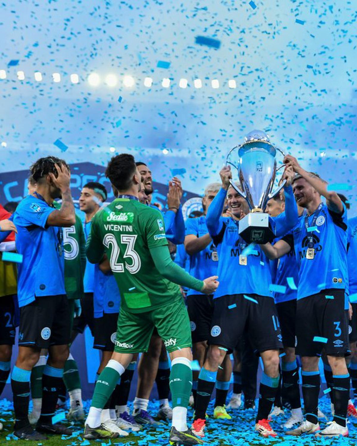 Belgrano podría ganar cuatro copas locales gracias a su consagración en el Torneo Apertura.