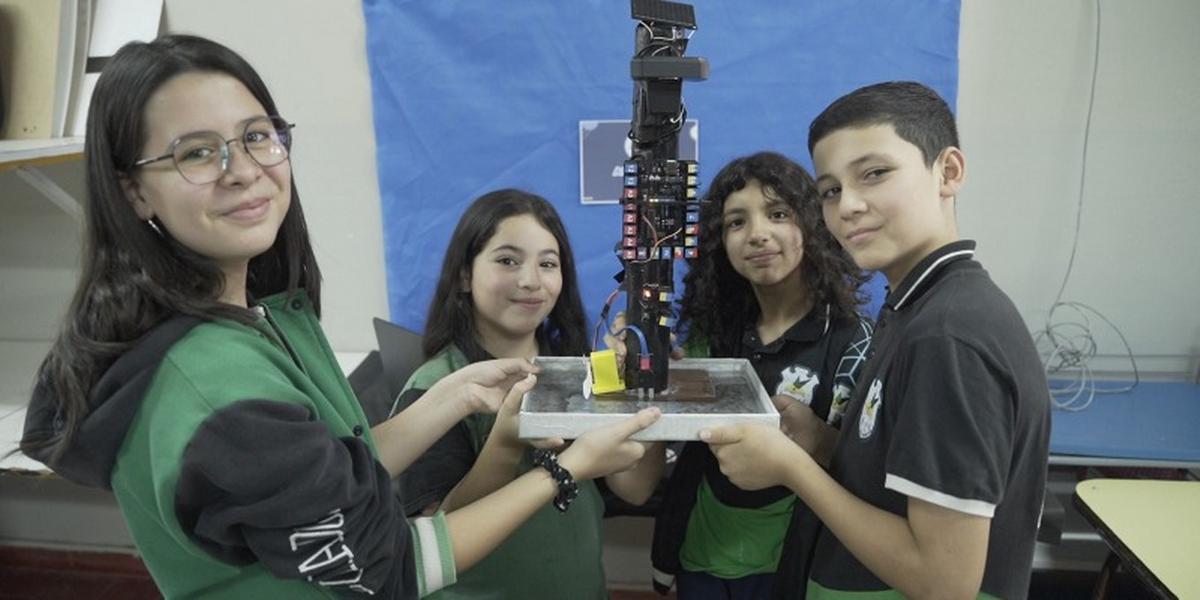 FOTO: Alumnos cordobeses representarán a Argentina en un concurso de robótica