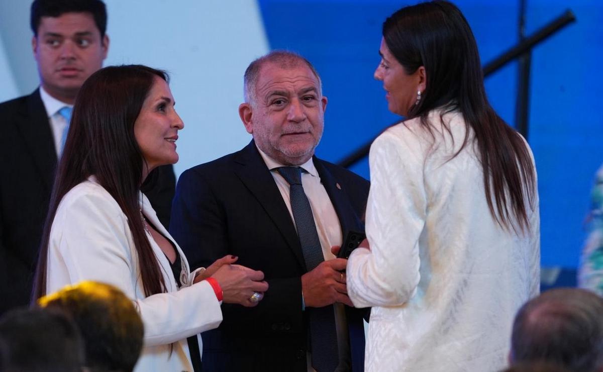 FOTO: Luis Juez, en el discurso de Milei en Córdoba. (Daniel Cáceres/Cadena 3)