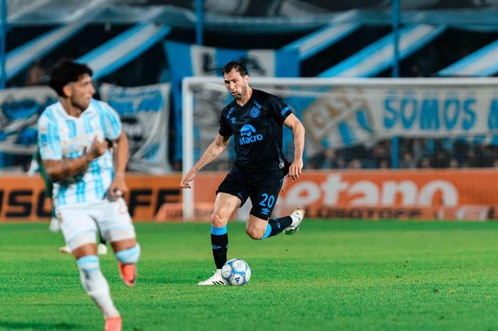 Belgrano se llevó un empate con sabor a poco de Tucumán y dejó pasar la chance de subir a la punta