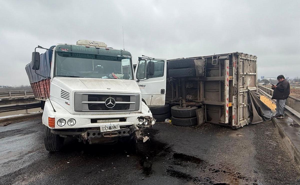 "Me salvé de caer al vacío": el dramático relato del camionero que chocó en el ingreso a Rosario
