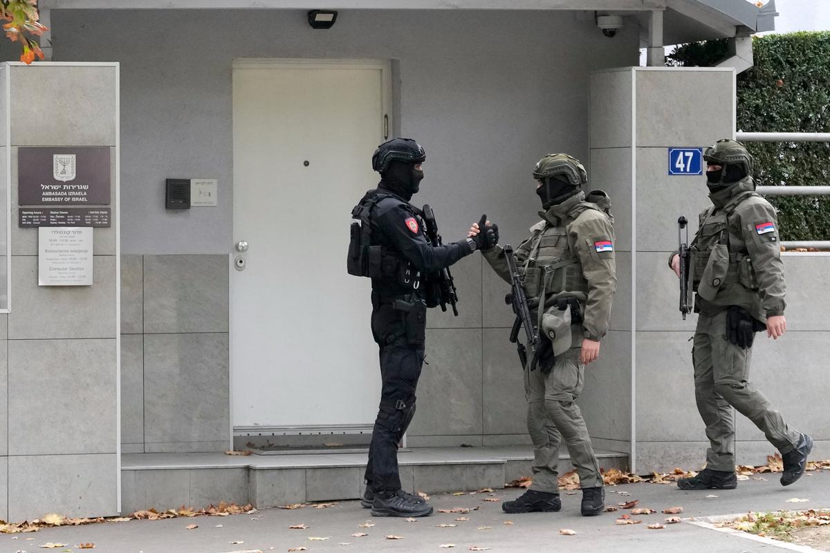 Policía serbia: atacante muere tras agredir a guarda frente a la embajada de Israel en Belgrado