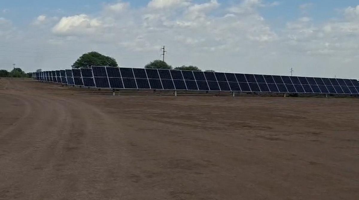 El parque solar se emplaza en Deán Funes.