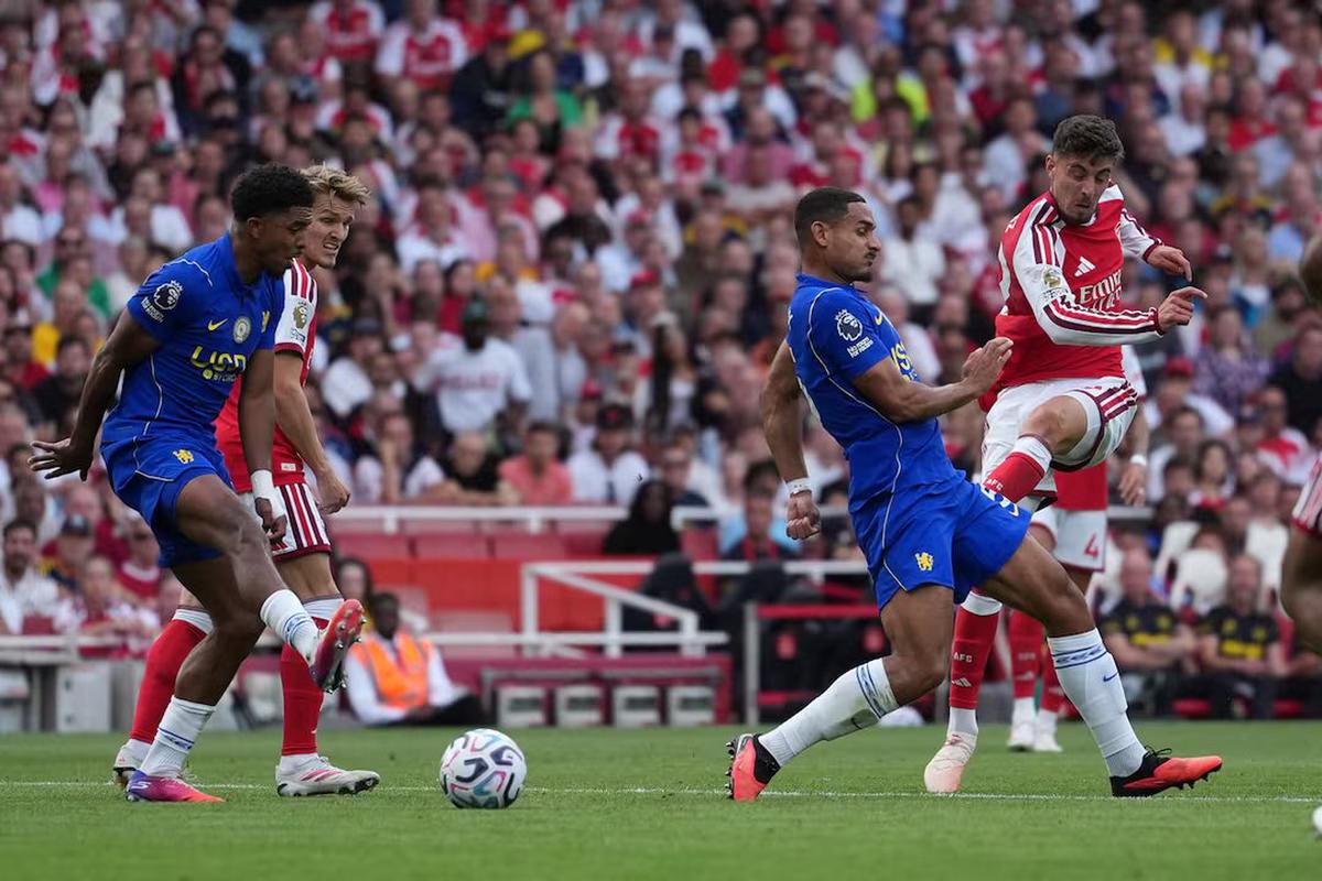 El Arsenal le ganó el clásico londinense al Chelsea.