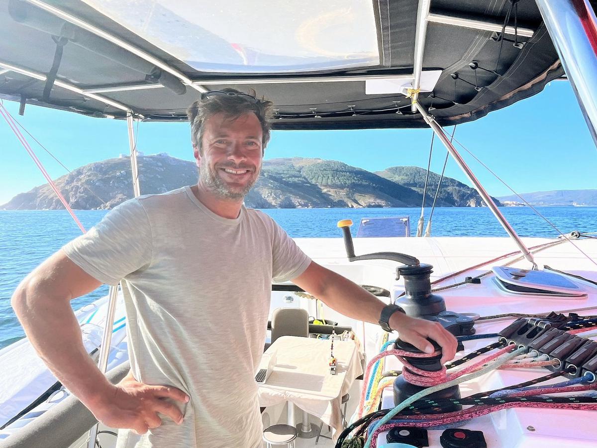 Una familia recorre más de 4.000 kilómetros por el Atlántico en vela rumbo al Caribe.