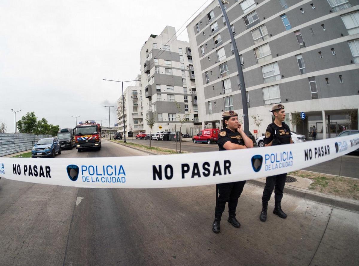“Pensé que se caía el edificio”: drama tras el derrumbe en Parque Patricios