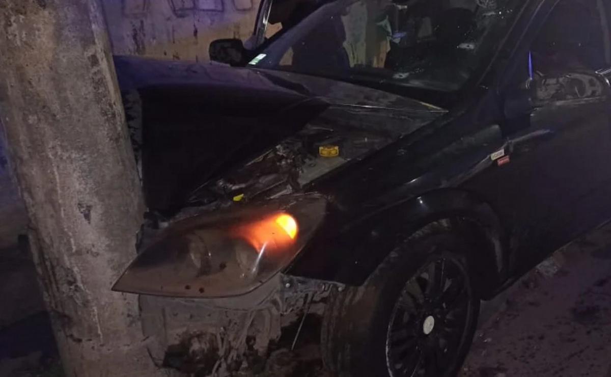 FOTO: El auto en el que se movilizaban los delincuentes.