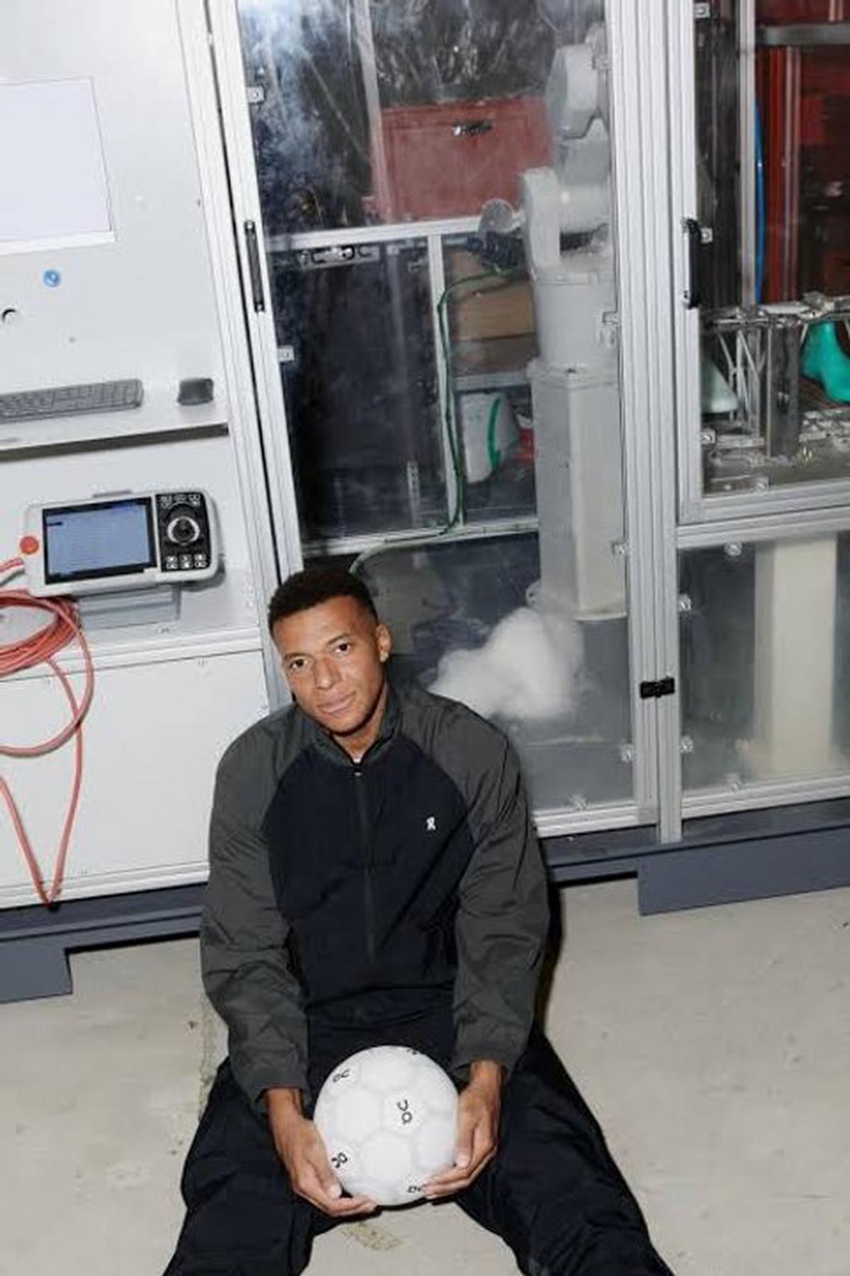 Mbappé estrena marca.