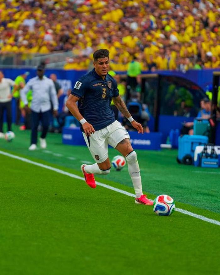 Ecuador va por un triunfo clave ante Curazao para seguir con vida en el Mundial