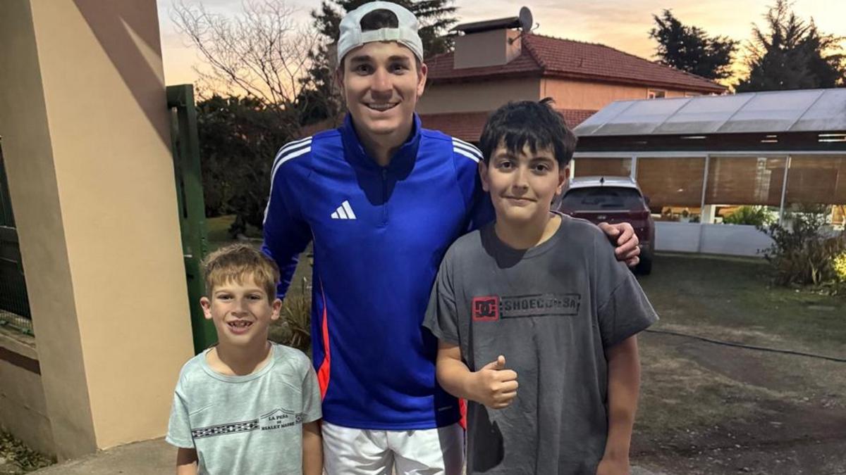 AUDIO: Estaban jugando al fútbol en la calle y terminaron conociendo a Julián Álvarez