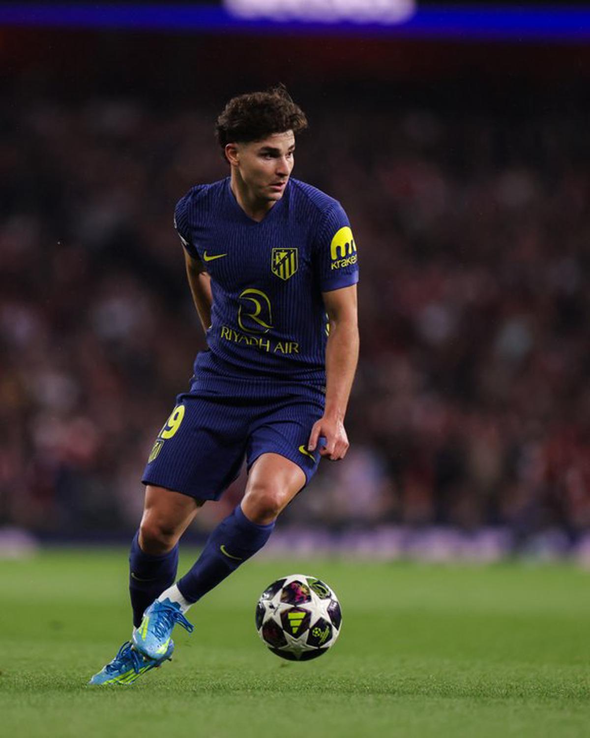 Julián Álvarez quedó en medio de la polémica por las publicaciones del Atlético de Madrid.