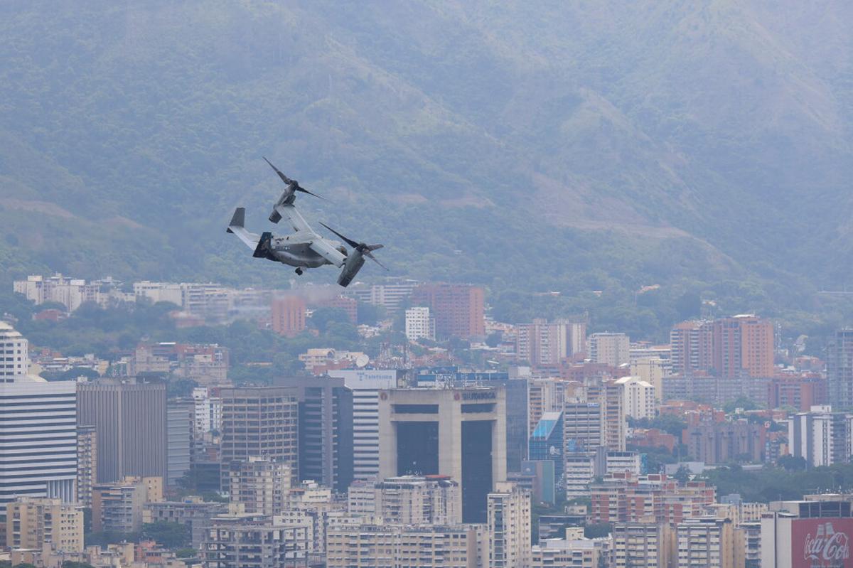 Aeronaves de EEUU sobrevuelan Caracas en medio de un