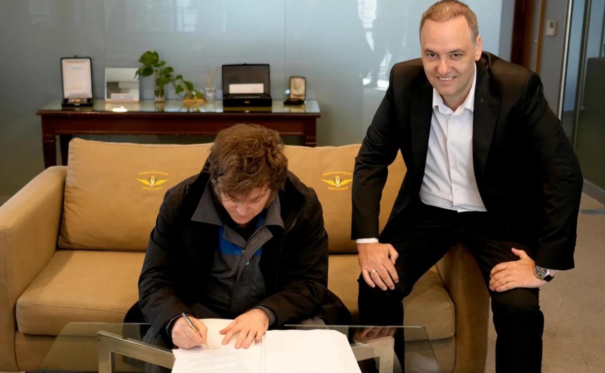 Milei regresó de Oslo y firmó los proyectos que el Gobierno enviará al Congreso.