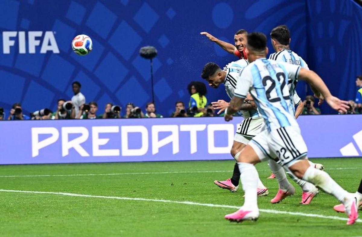 La Selección argentina festeja el triunfo ante Egipto.