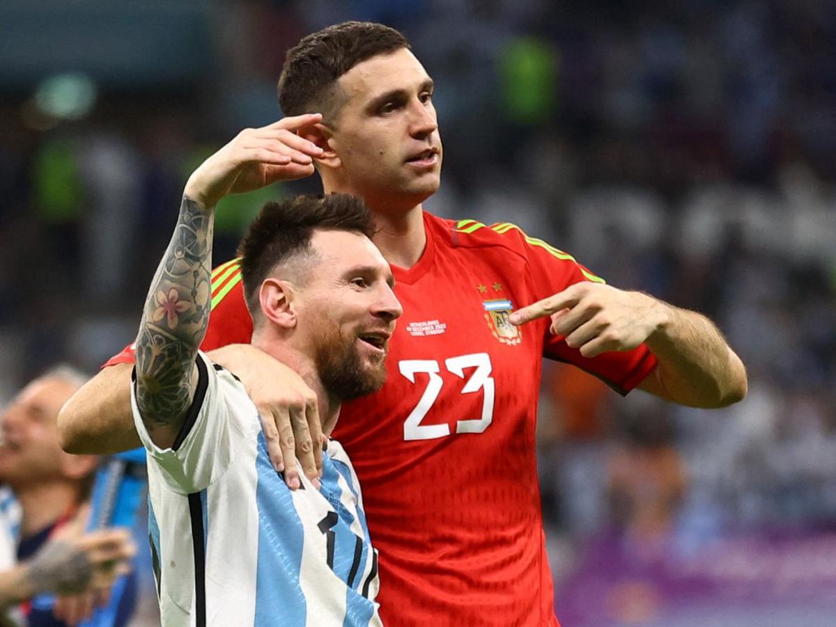 Dibu Martínez y Lionel Messi, las figuras de Argentina.