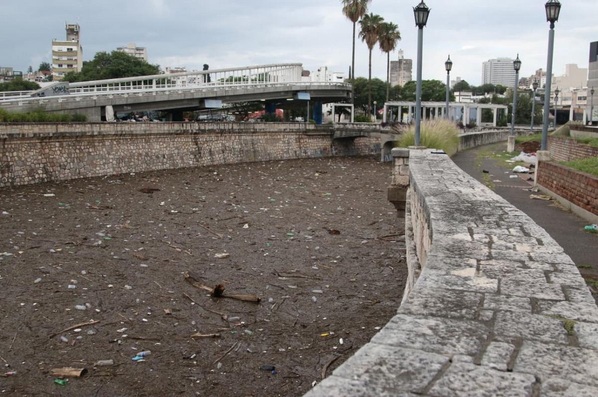 La impactante crecida del río Suquía. (Foto: Daniel Cáceres/C3)