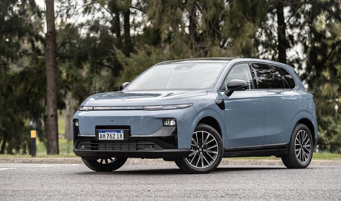 Nuevo Leapmotor B10 ultra-híbrido: combinación perfecta entre tecnología avanzada y diseño elegante
