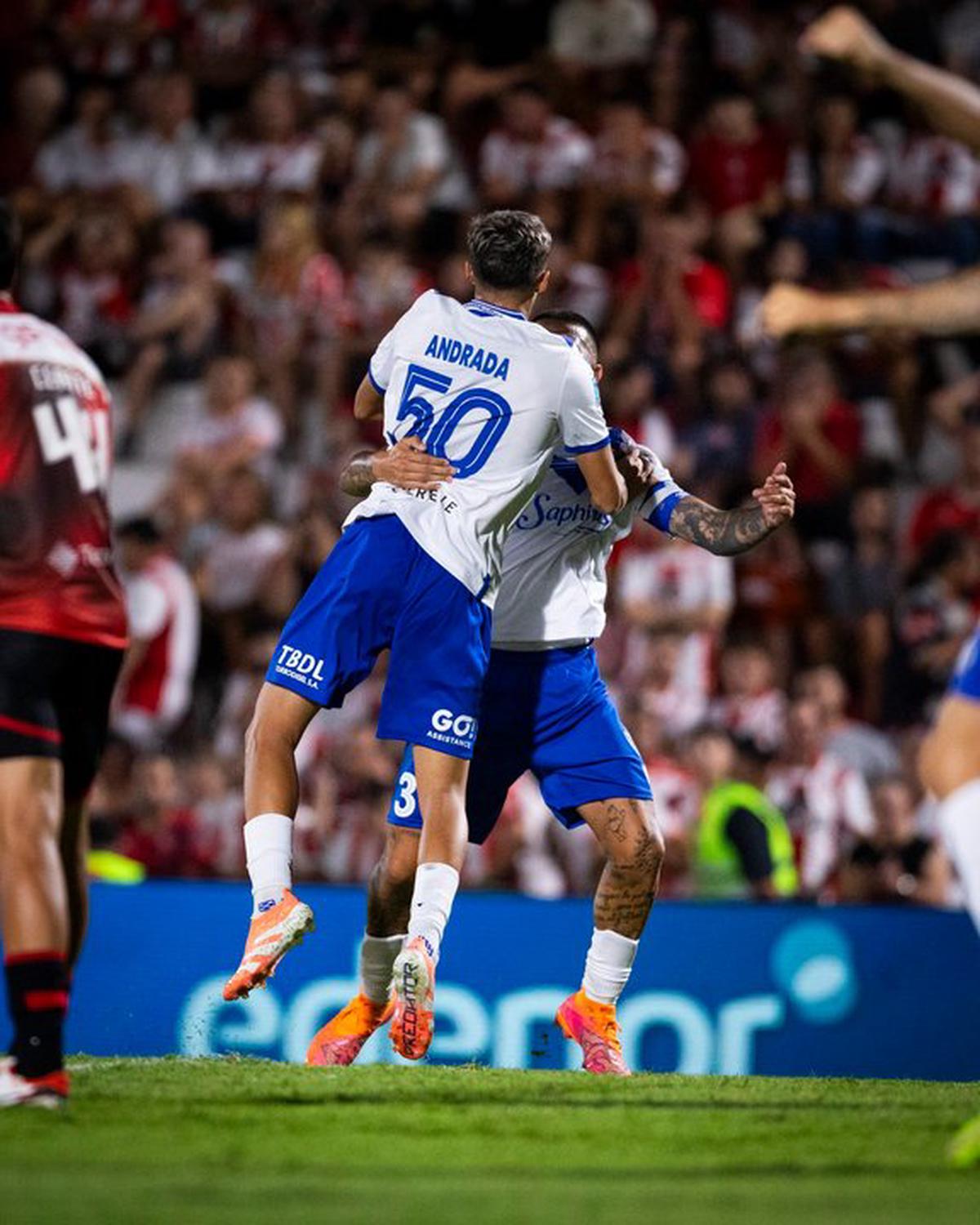 Agónico triunfo de Vélez ante Instituto en el debut del Torneo Apertura. (Foto NA: @Velez)