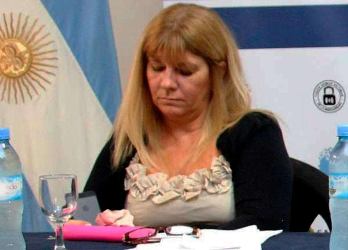 Una ex jueza condenada por ofrecer dinero en adopciones irregulares
