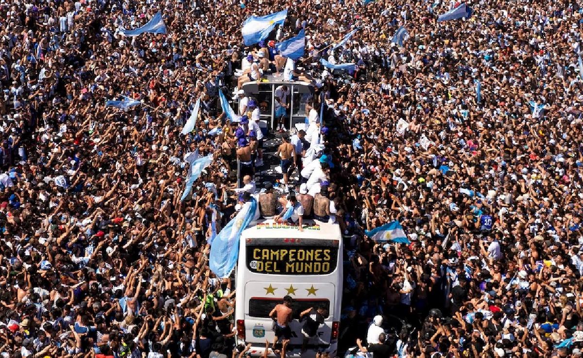 Los festejos en Buenos Aires tras la consagración en Qatar 2022. (Foto: AP/Archivo)