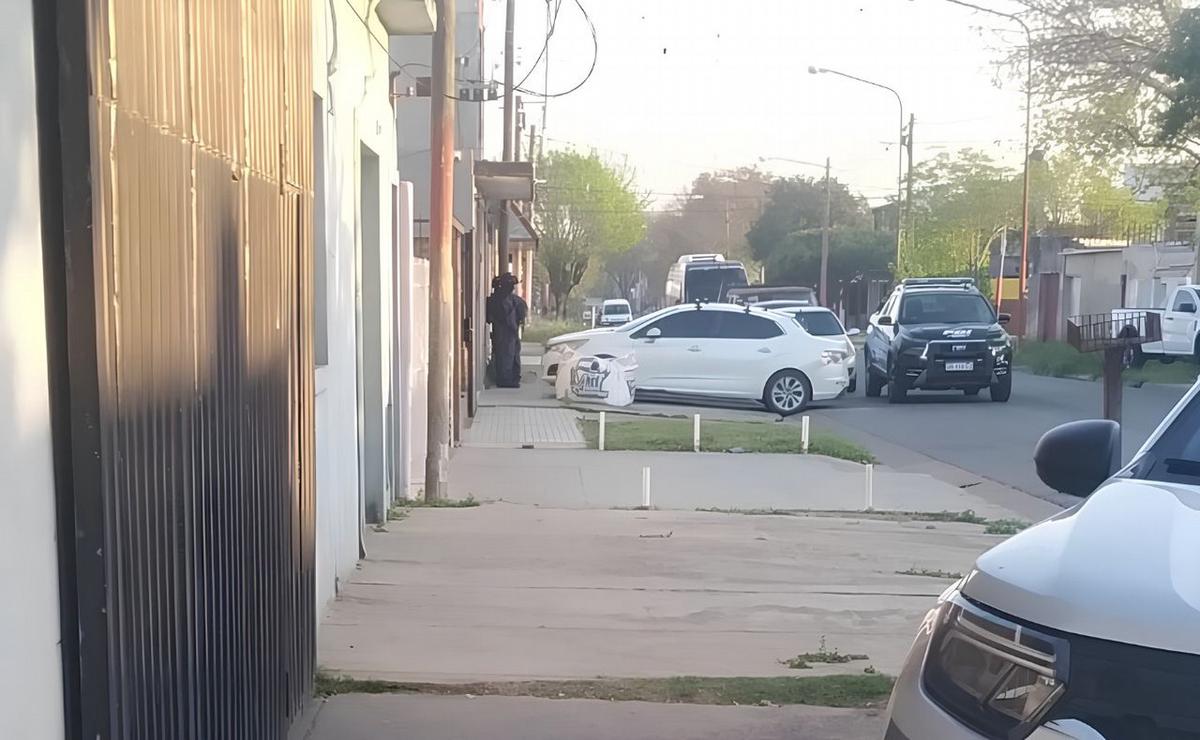 Allanamiento de la PDI en Villa Gobernador Gálvez.