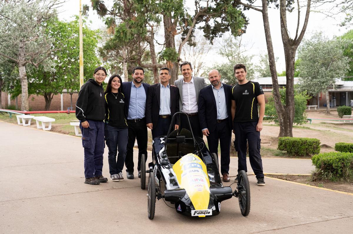 Estudiantes cordobeses construyen un auto eléctrico