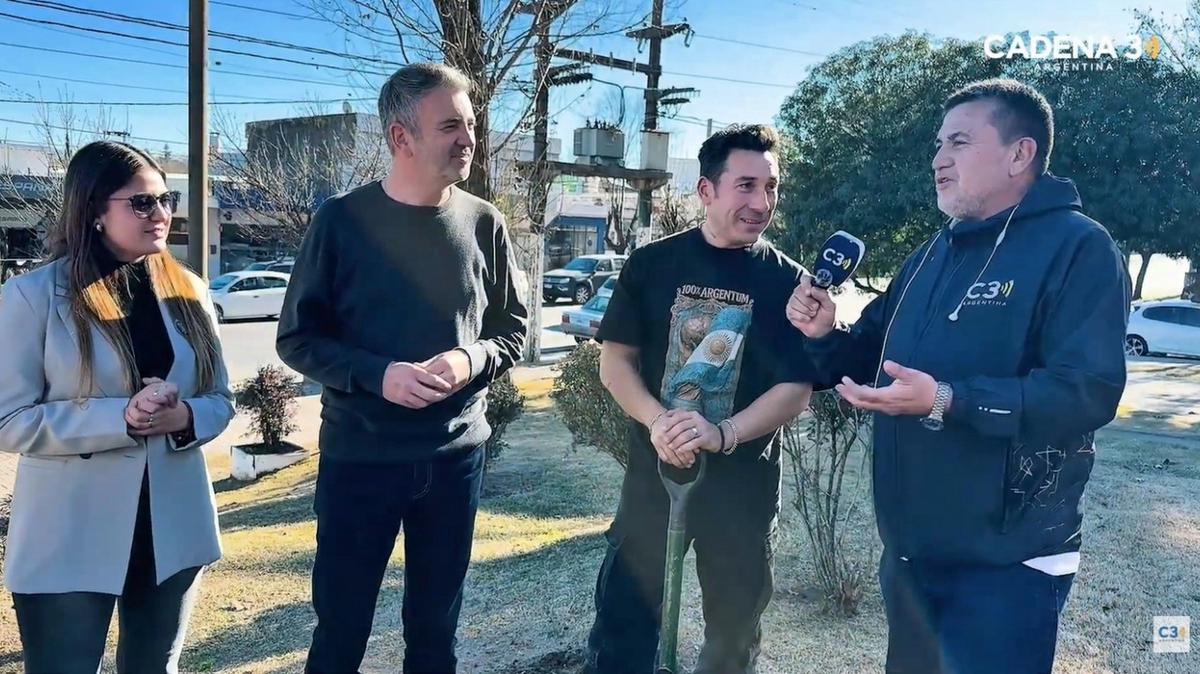 Ariel Ardit se sumó a la Argentina Reforesta en el Festival de Tango de La Falda
