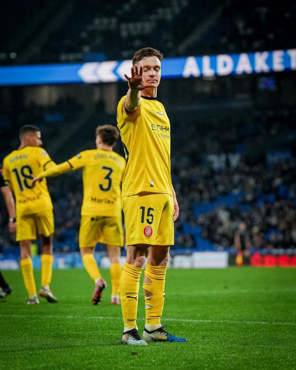 Viktor Tsygankov festeja el primero de sus dos goles, que sentenciaron la remontada del Girona.