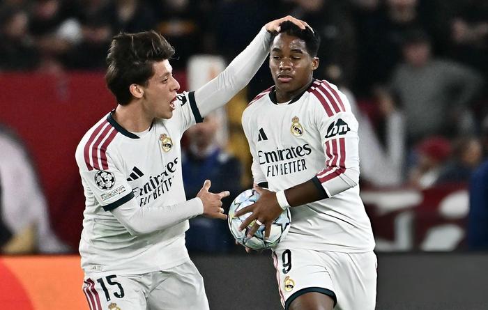El Real Madrid lo dio vuelta en siete minutos y venció a la Roma en un partido increíble