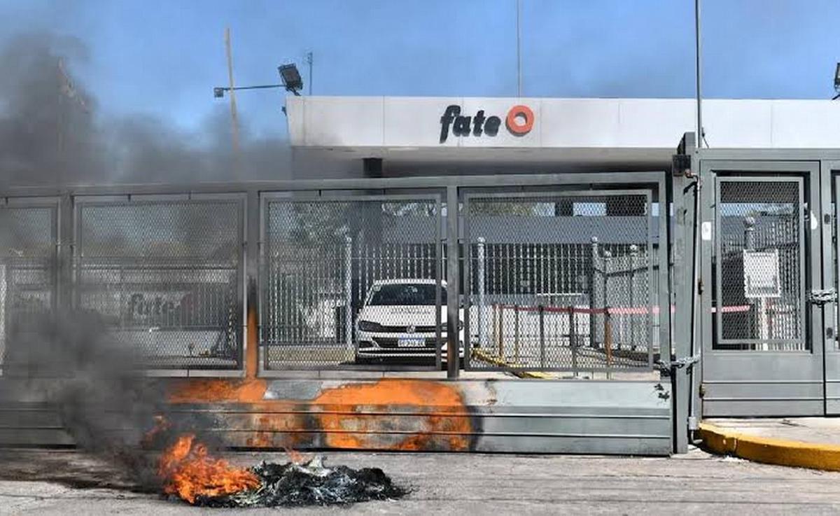 Desalojo en Fate: trabajadores en pie de lucha
