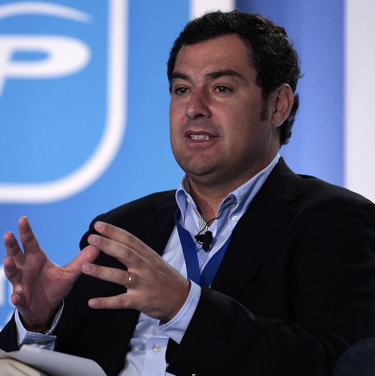 Juan Manuel Moreno, titular de la Junta de Andalucía, la región autonómica más poblada de España, que derrotó nuevamente al PSOE del presidente Pedro Sánchez