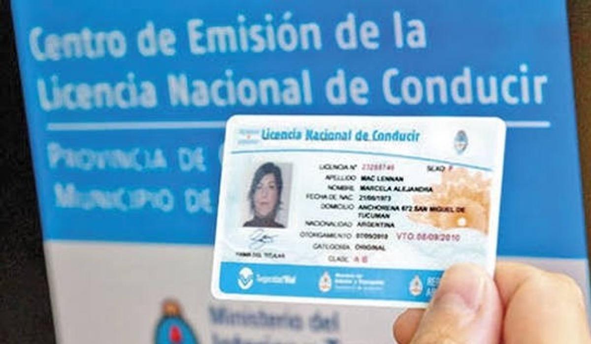 Detienen a diez personas por una red de licencias de conducir falsas en Buenos Aires