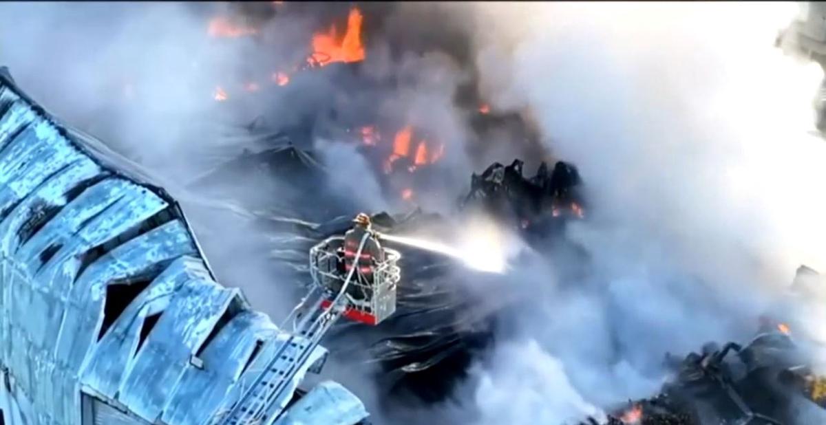 Incendio en Benavídez: impactante fuego en un depósito logístico