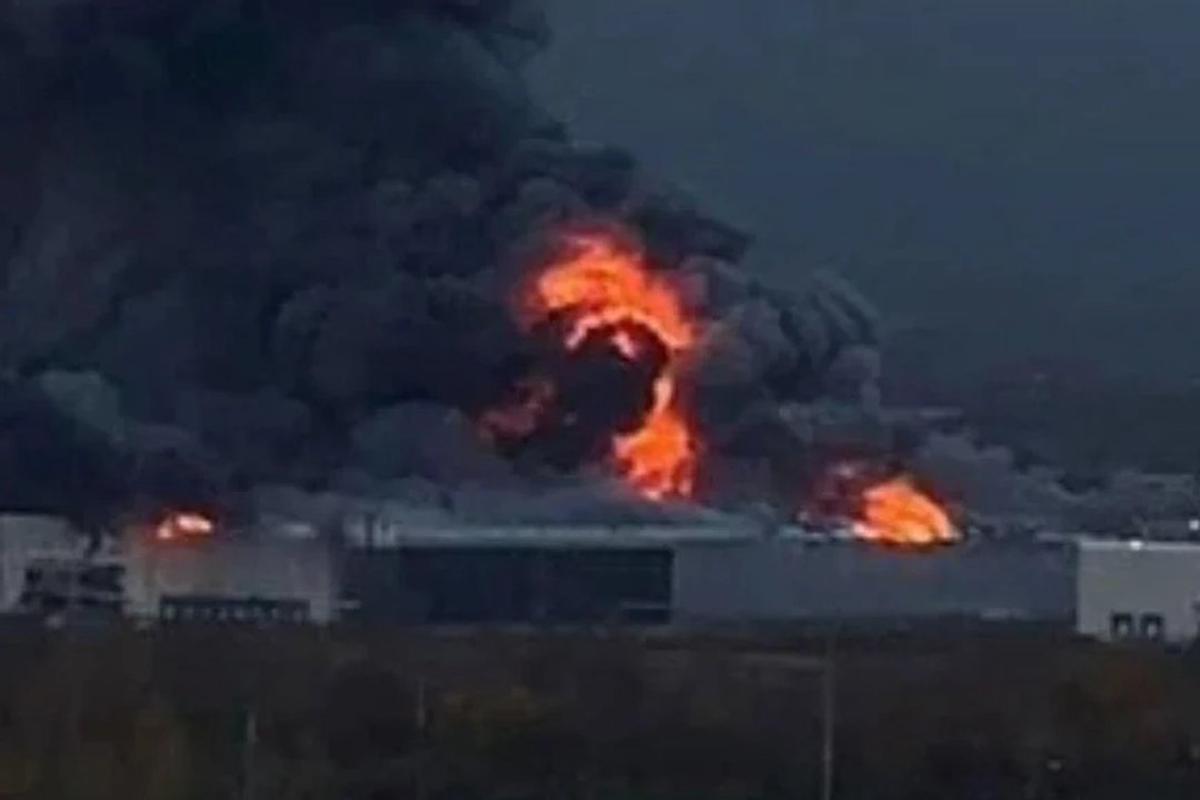 Un ataque contra instalaciones petroleras y tecnológicas en San Petersburgo dejó un muerto y cinco heridos.