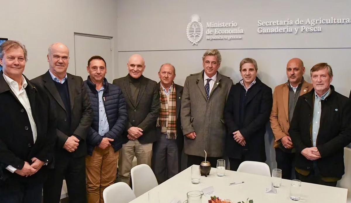 Pereda, Iraetta, Banchi, Espert, Castagnani, Pino, Caputo, Guía y Laucirica