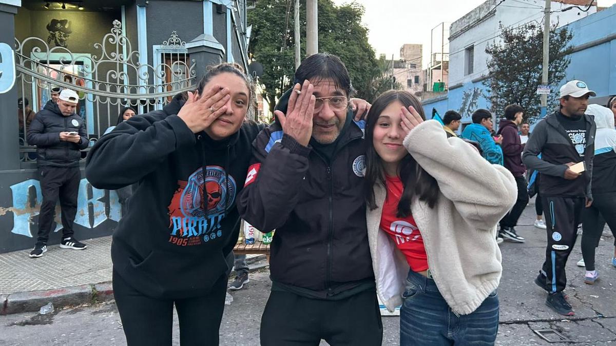 FOTO: Alberdi se viste de celeste: Belgrano prepara un multitudinario banderazo.
