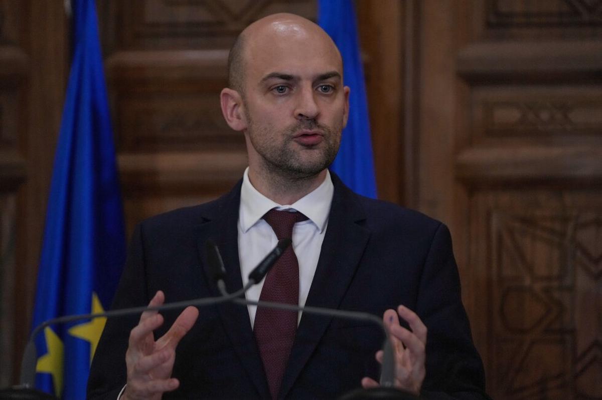 Francia citará al embajador de EEUU Charles Kushner tras comentarios sobre muerte de activista