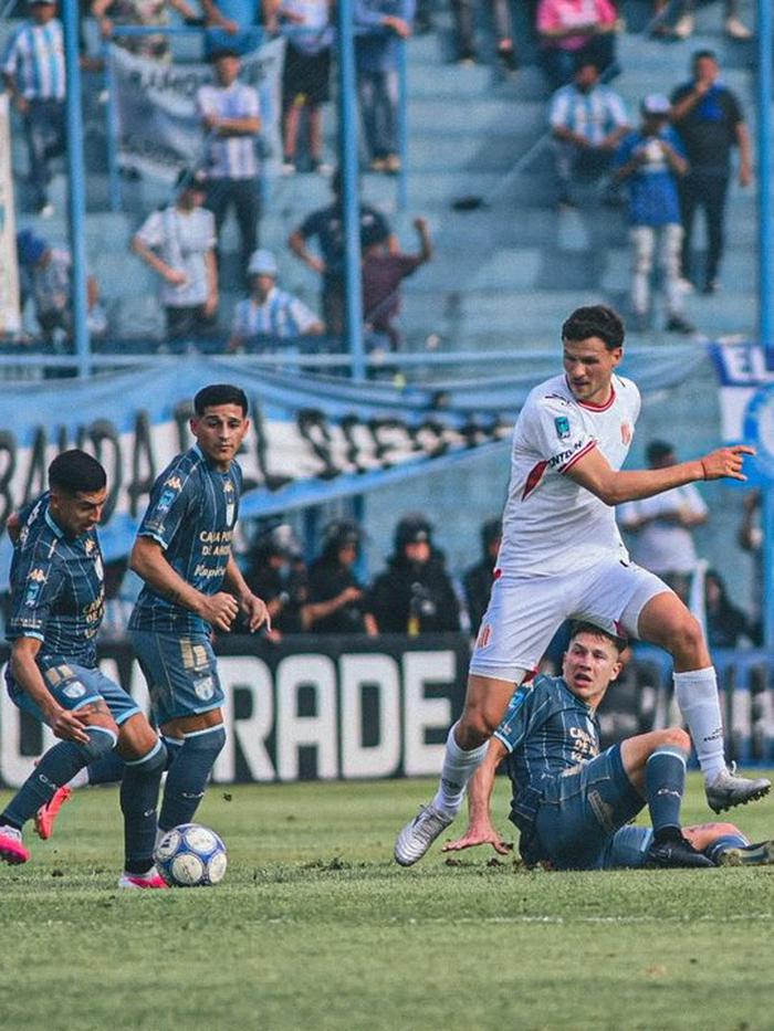 Barracas Central superó a Atlético Tucumán y eliminó a River de los playoffs