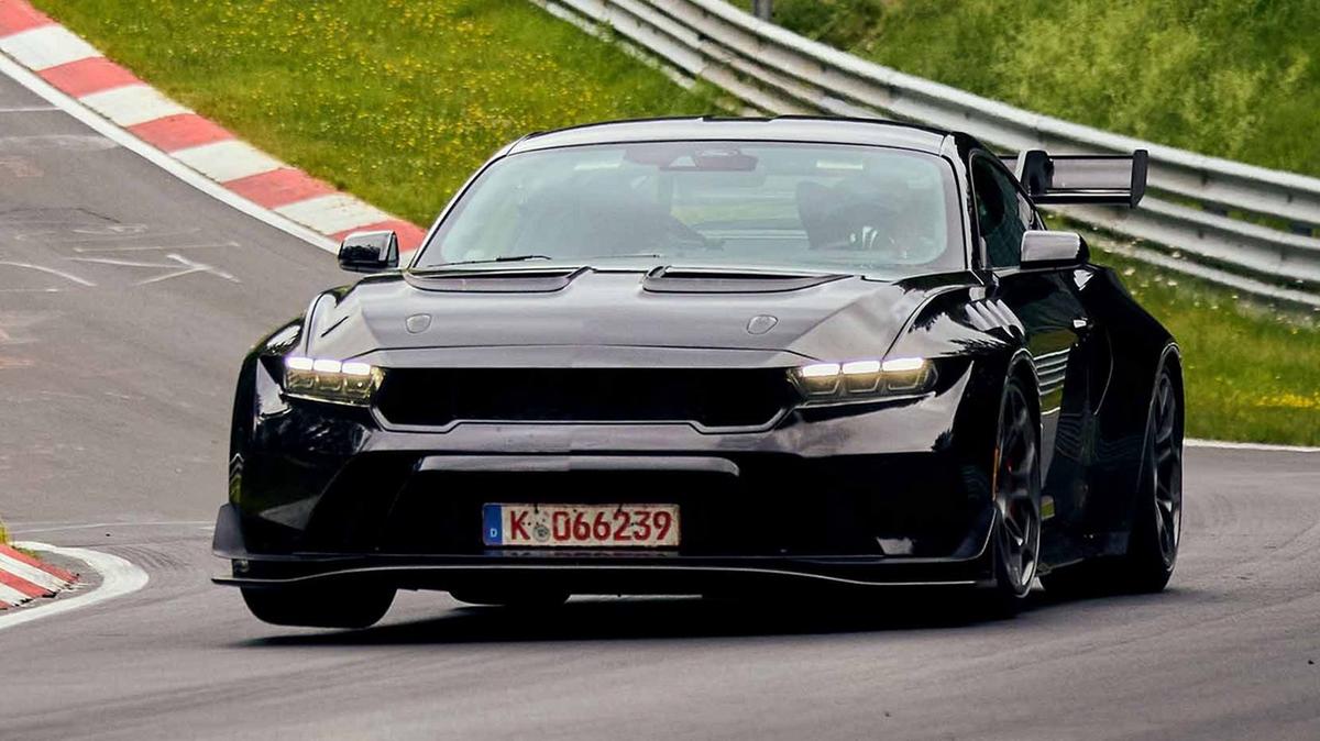 FOTO: El Ford Mustang hace historia en el "Infierno verde" de Nürburgring