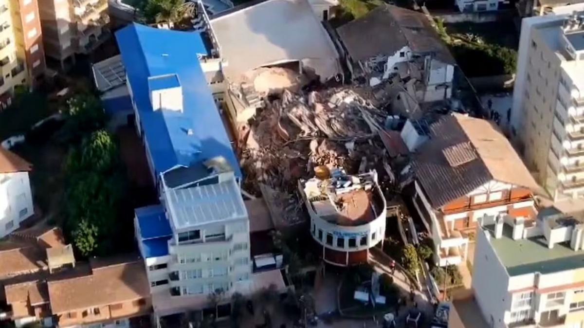 FOTO: Derrumbe de edificio en Villa Gesell (Foto: Diario Río Negro)