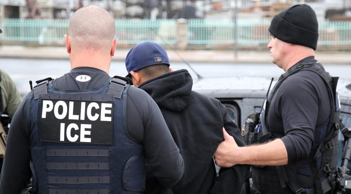 ICE continuará con los controles de tránsito.