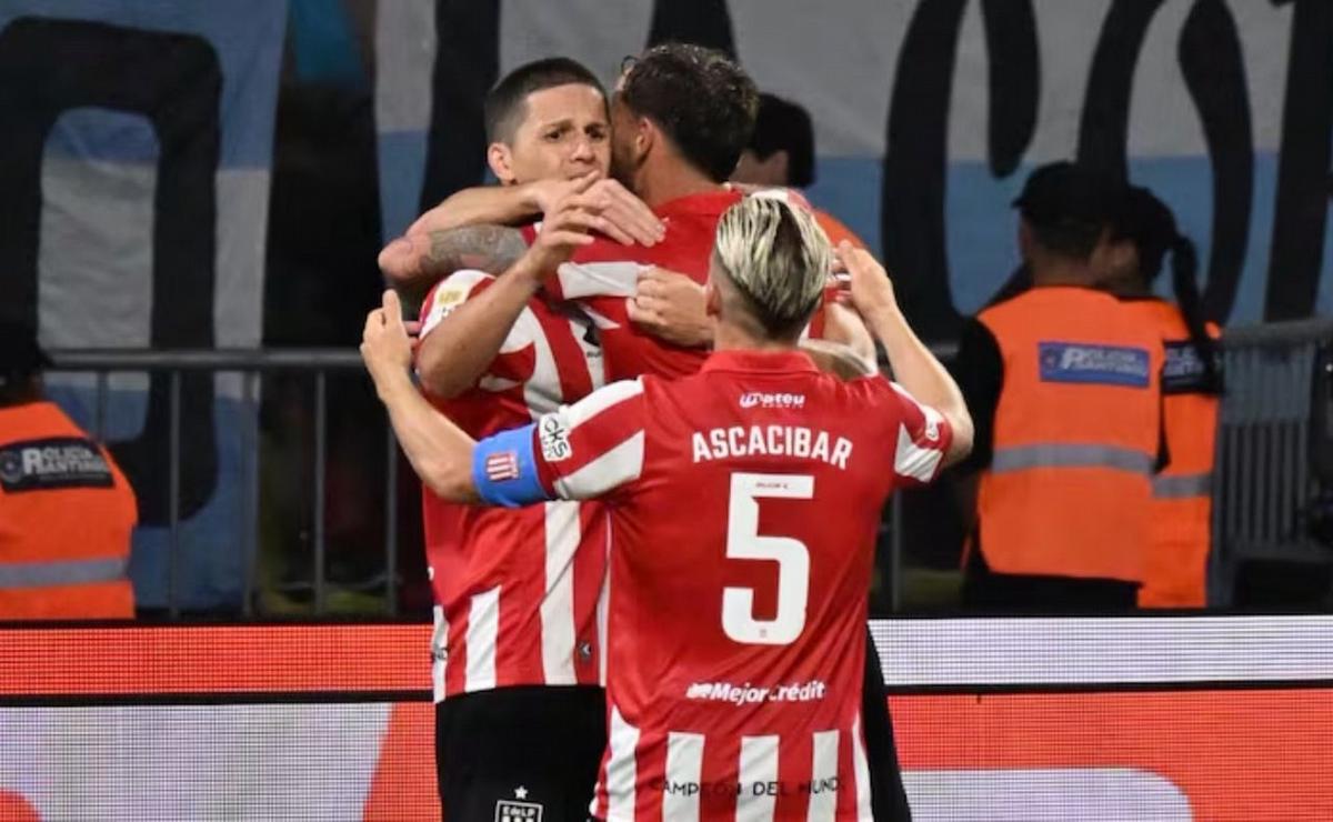 Estudiantes se consagró campeón del fútbol argentino.