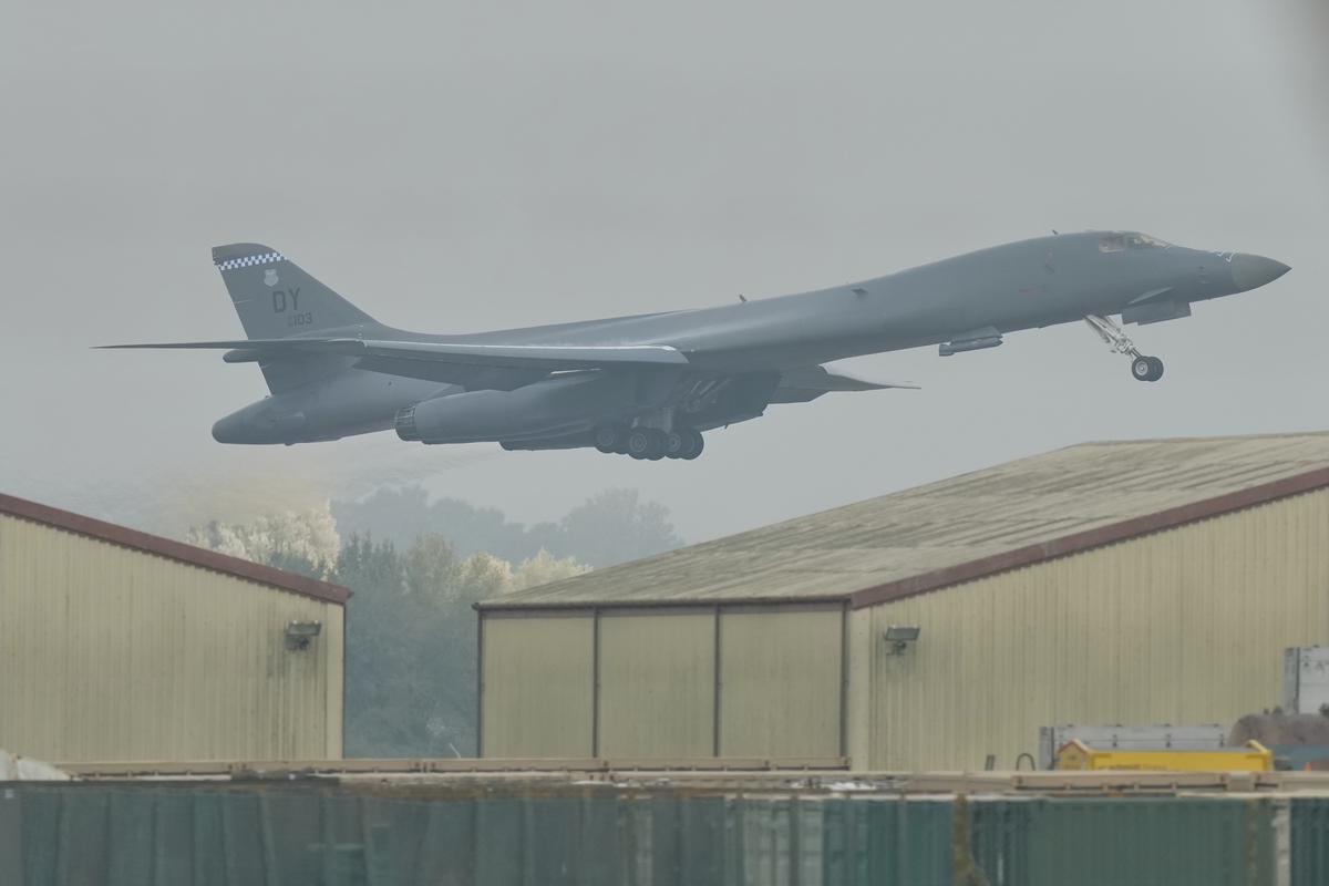 Las dudas rodean las pesquisas en base aérea de EE.UU. en Inglaterra tras liberación de sospechosos