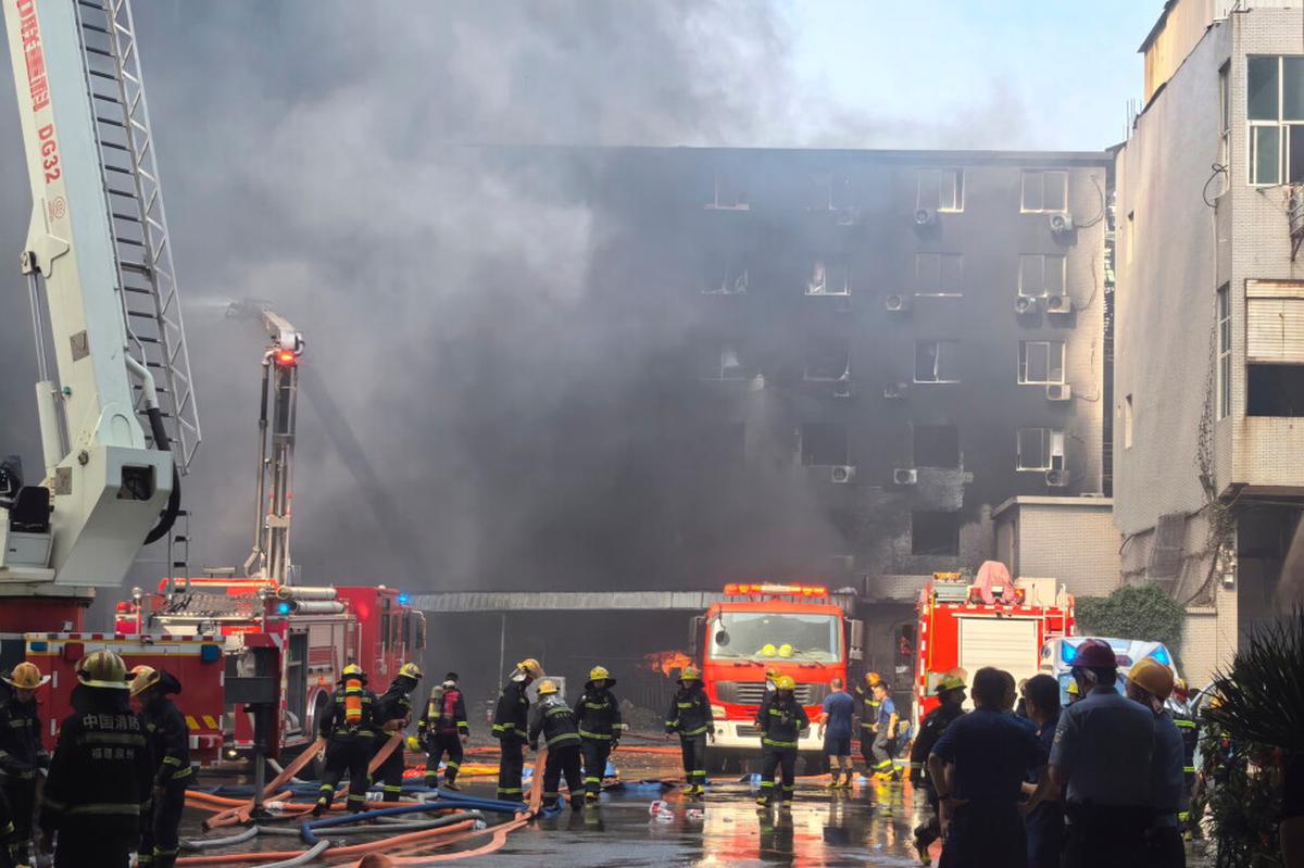 Incendio en fábrica de calzado deja 28 muertos, uno de los peores de China en años recientes