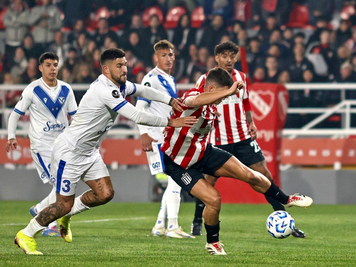 FOTO: Vélez le ganó a Estudiantes y se coronó en la Supercopa. (Foto:LPF)